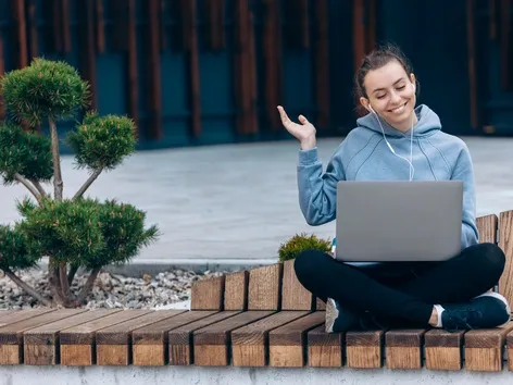 Цифровые кочевники 2025 года: как новое поколение революционизирует работу и путешествия?