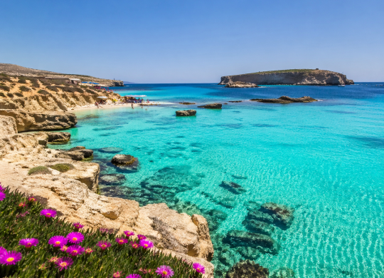 Куда поехать на майские праздники 2026 года: выгодные направления, где ещё можно недорого отдохнуть