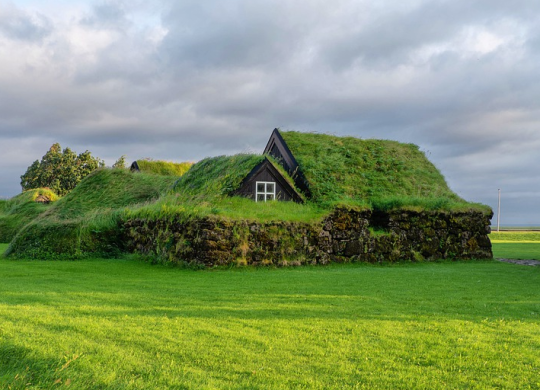 Emigration for permanent residence in Iceland: conditions for obtaining a residence permit