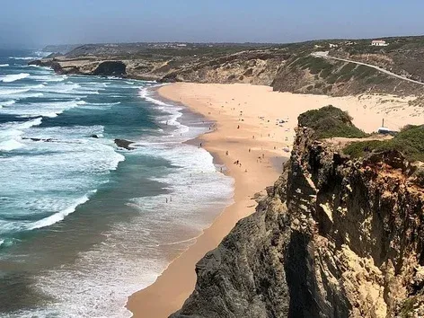 Der beste Strand Europas 2026: Monte Clarigo in Portugal führt die Rangliste von European Best Destinations an