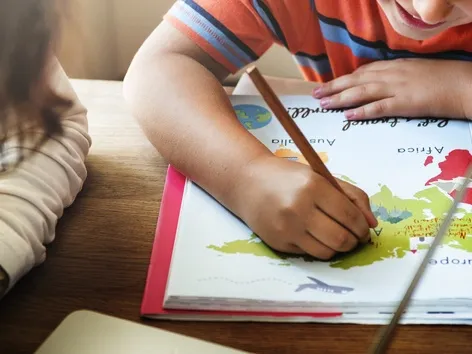 El sistema educativo italiano en 2026: lo que las familias que se mudan al extranjero deben saber