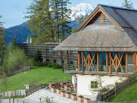 Top 8 grand hotels that every tourist dreams of staying in (according to National Geographic)