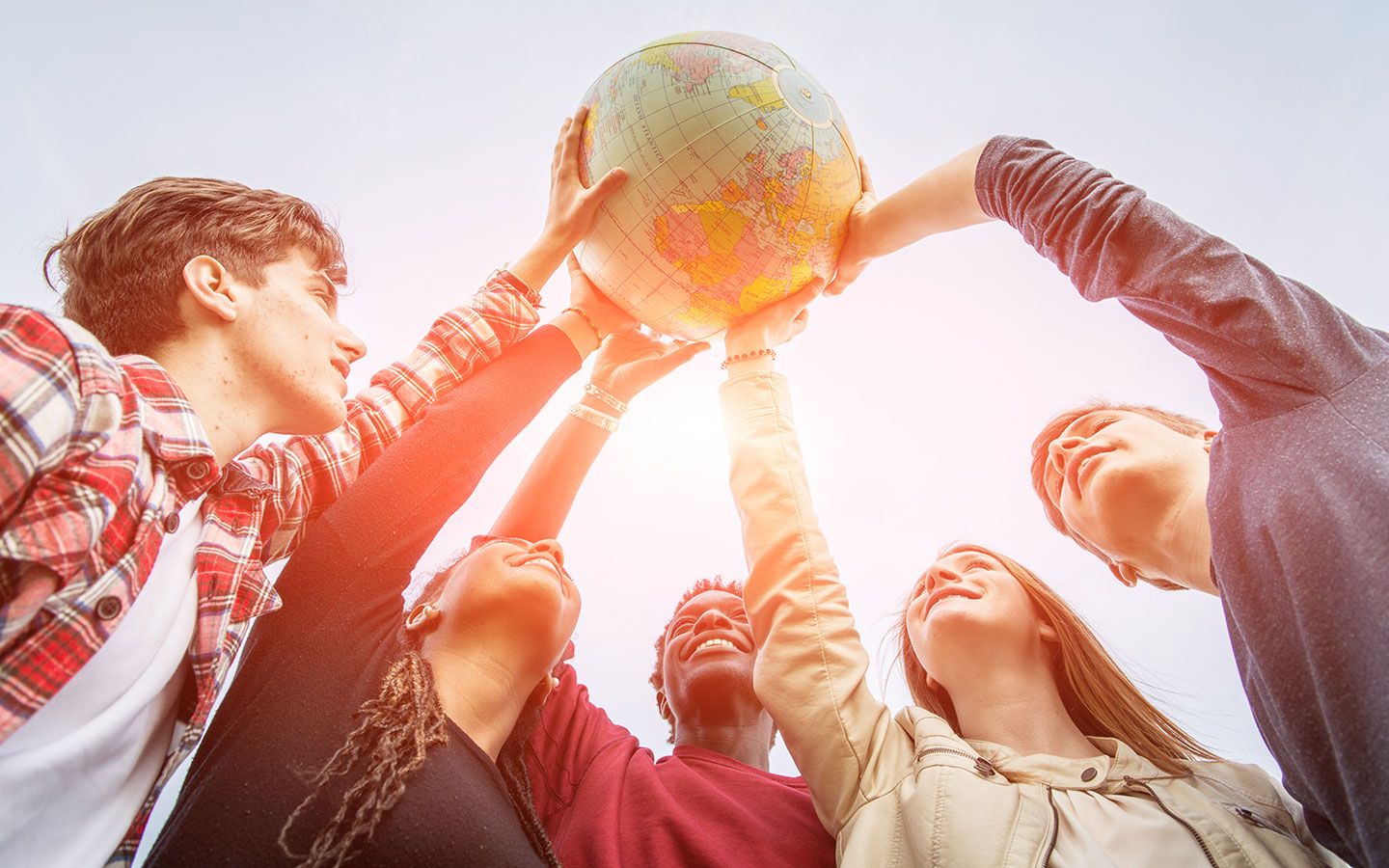 Student exchange programs: how they work, advantages and the most popular