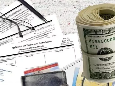Нові збори USCIS за надання притулку, дозволів на роботу та TPS у 2025 році: що вам потрібно знати
