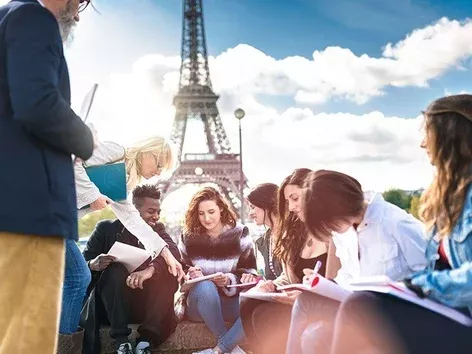 Study in France: the ultimate guide for a Bachelor in 2024