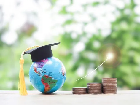 Melhores bolsas de estudo para estudar no estrangeiro em 2026: como obter financiamento total