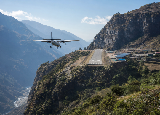 Le top 10 des aéroports les plus dangereux au monde: les lieux les plus extrêmes pour le décollage et l'atterrissage