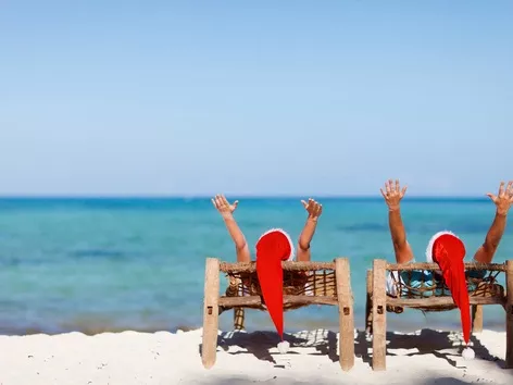 Vacances de Noël dans les pays chauds 2024/2025 : où célébrer des vacances au bord de la mer ?