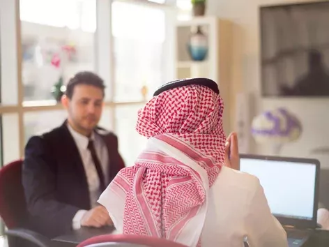 How can foreigners start a business in Saudi Arabia?