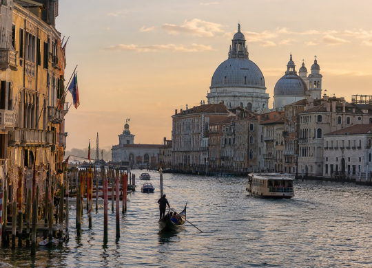 Venise prévoit d’augmenter le droit d’entrée pour les touristes à 50 € : ce qui va changer en 2026
