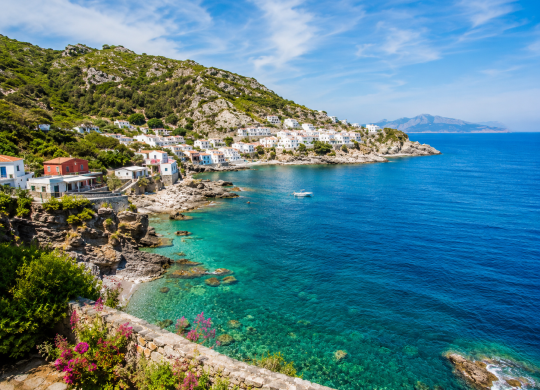 Dónde viajar en Italia en 2026: 5 islas tranquilas con gastronomía local, calas y autenticidad