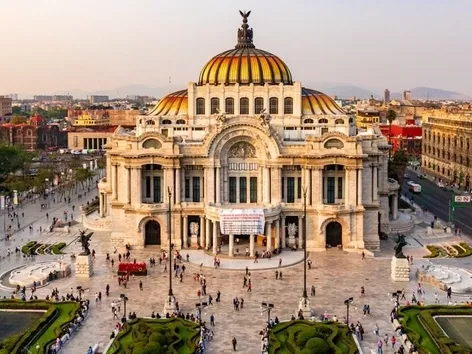 Мексика вводит электронную визу для авиапутешественников: что изменится в 2025 году