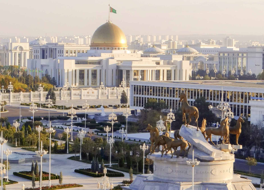 Employment of foreigners in Turkmenistan: how to find a job