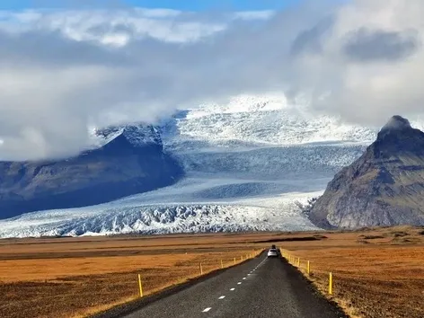 Iceland tour: Discover the fascinating diversity of the island